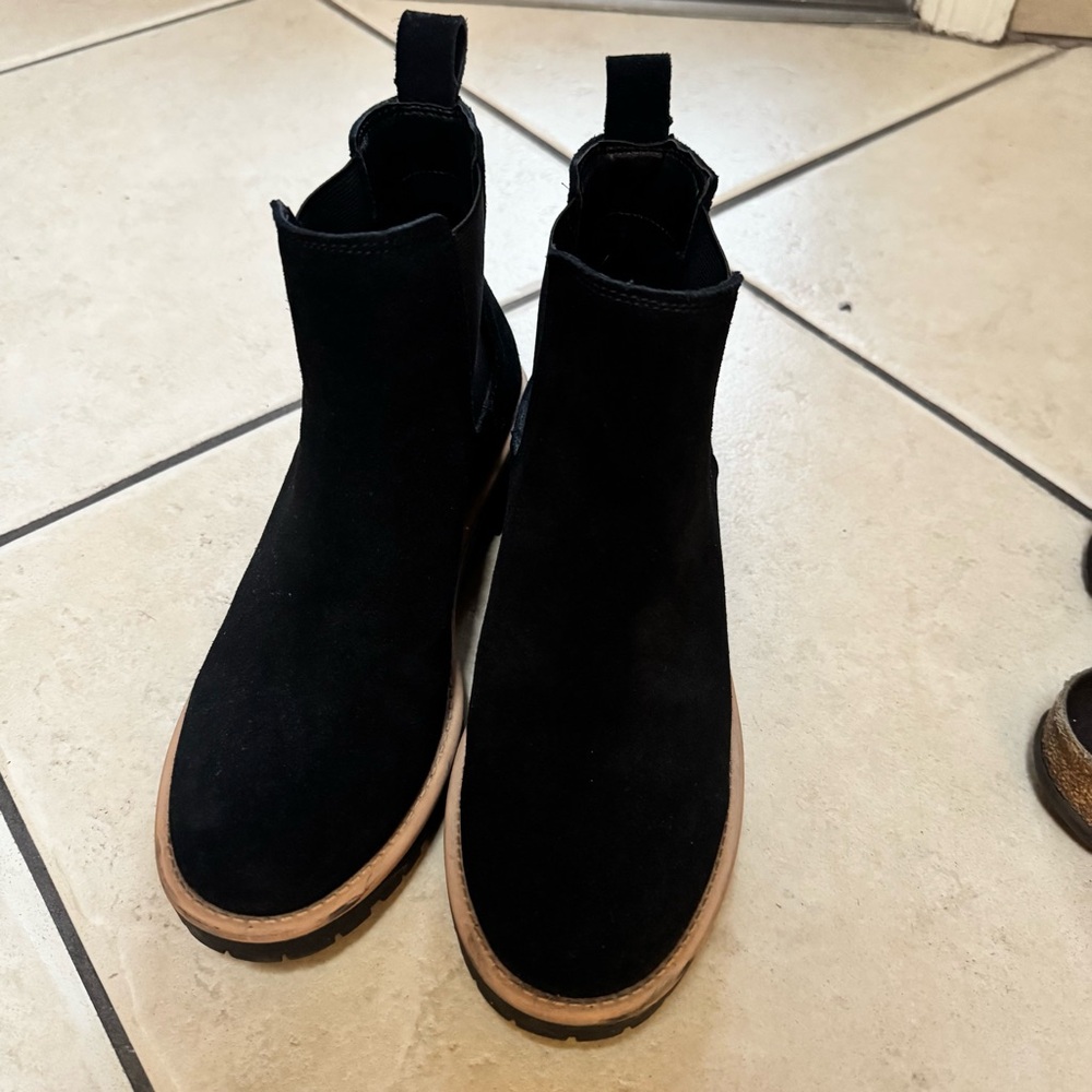 Waterproof Blondo Black Suede Ankle Booties with Tan Sole - Picture 3 of 12